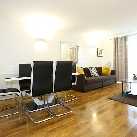 Lovely View 2 Beds 2 Bath Apartment, Лондон Екстер'єр фото