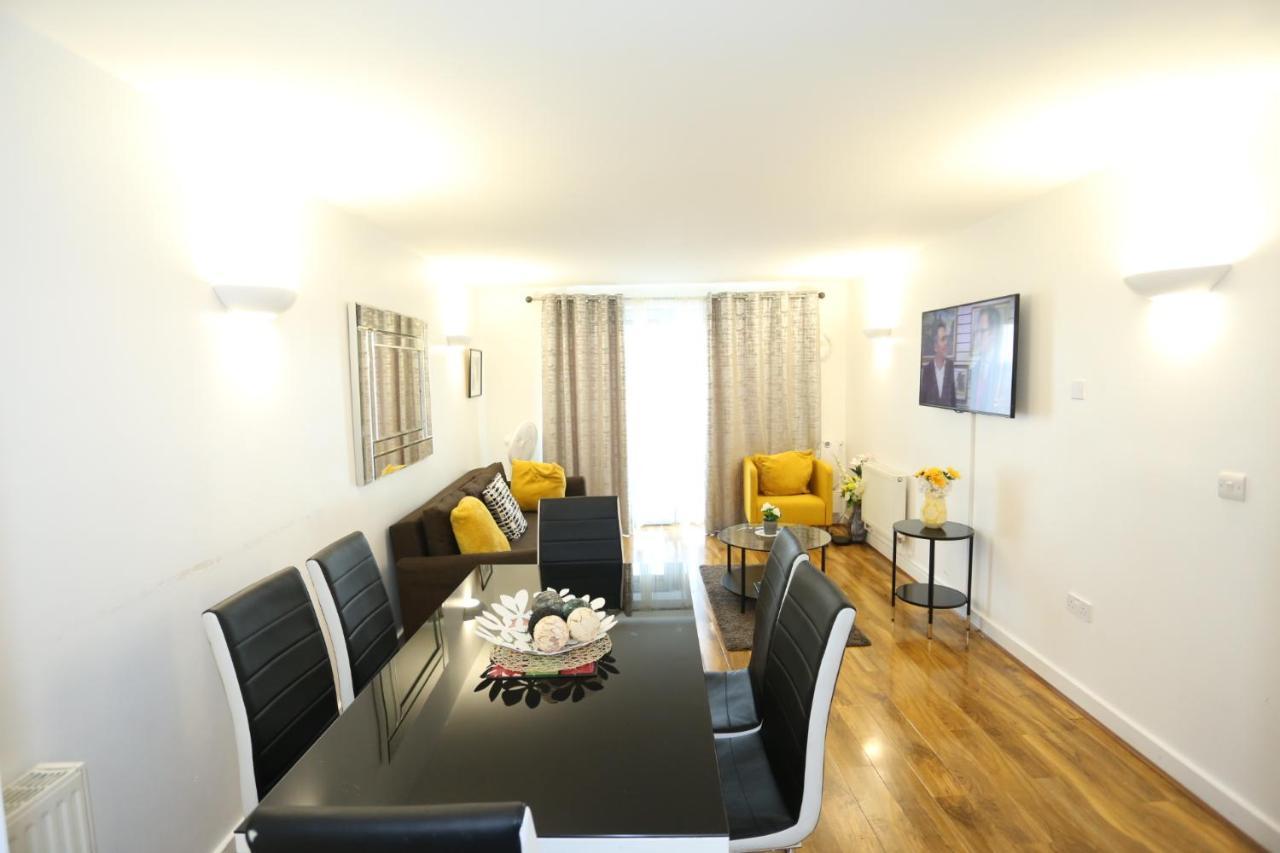 Lovely View 2 Beds 2 Bath Apartment, Лондон Екстер'єр фото