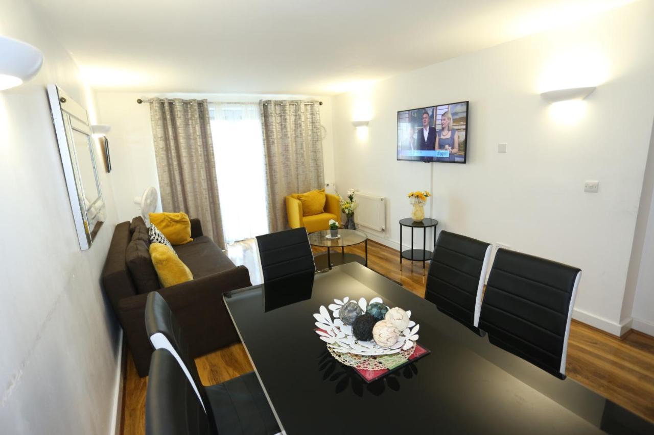 Lovely View 2 Beds 2 Bath Apartment, Лондон Екстер'єр фото