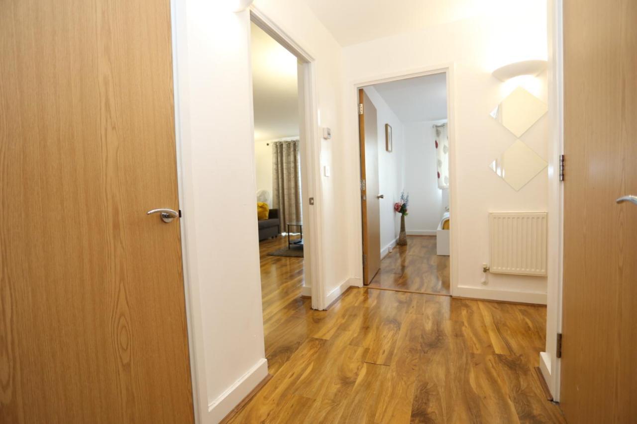 Lovely View 2 Beds 2 Bath Apartment, Лондон Екстер'єр фото