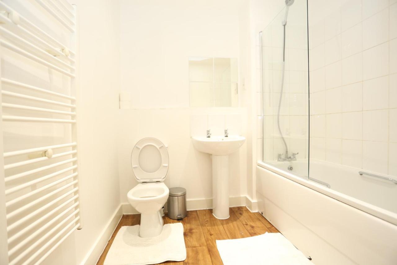 Lovely View 2 Beds 2 Bath Apartment, Лондон Екстер'єр фото