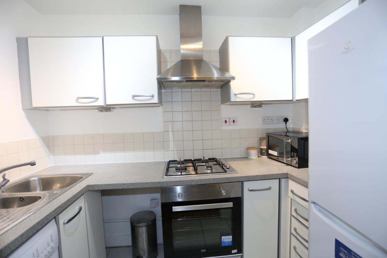 Lovely View 2 Beds 2 Bath Apartment, Лондон Екстер'єр фото