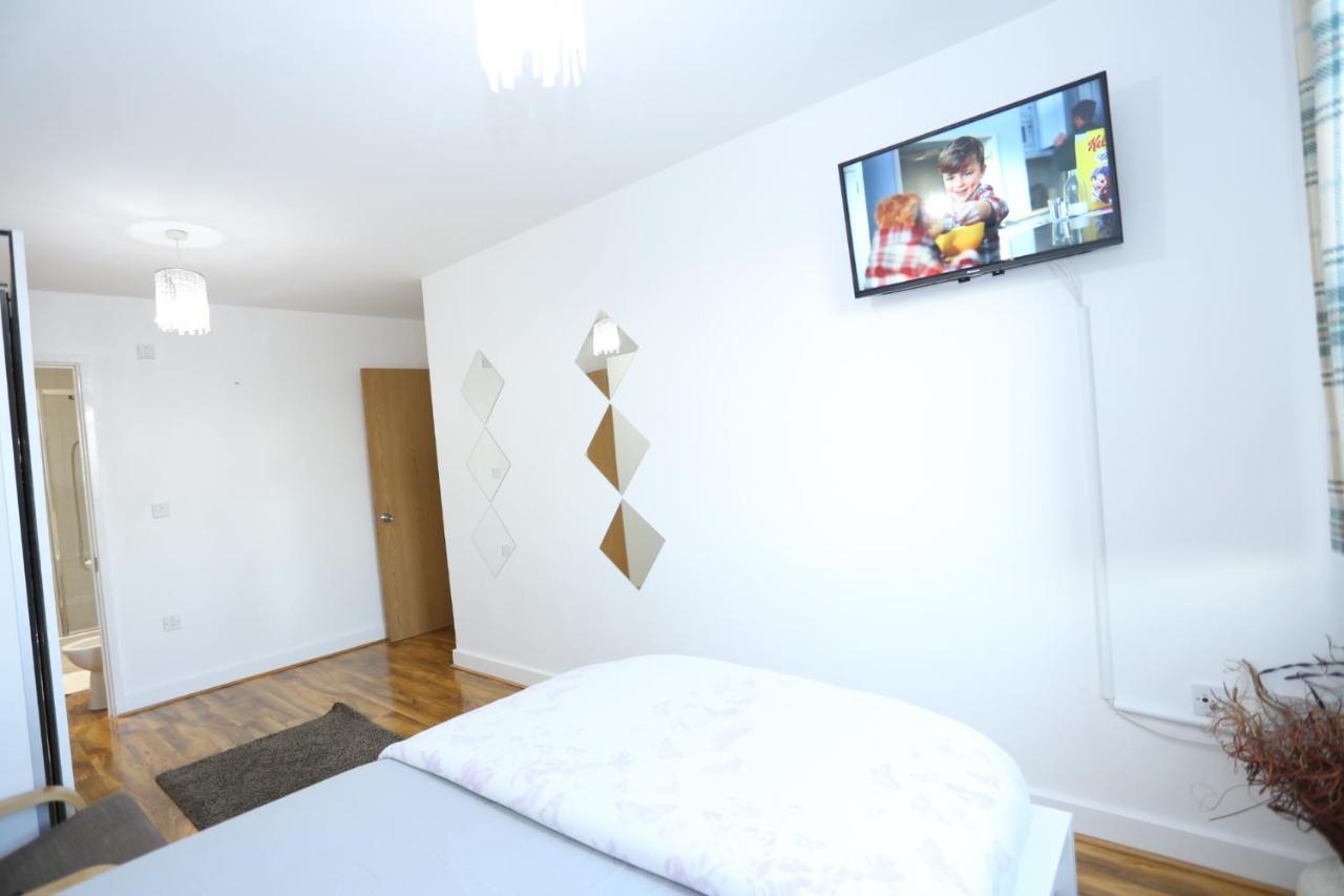 Lovely View 2 Beds 2 Bath Apartment, Лондон Екстер'єр фото